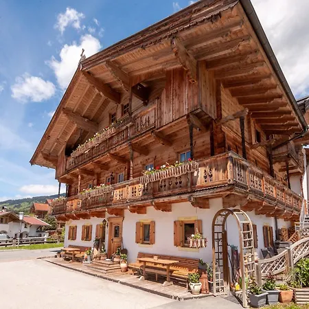 شقة In Kirchberg Near Bus, Cleaning Included كيرشبرغ ان تيرول